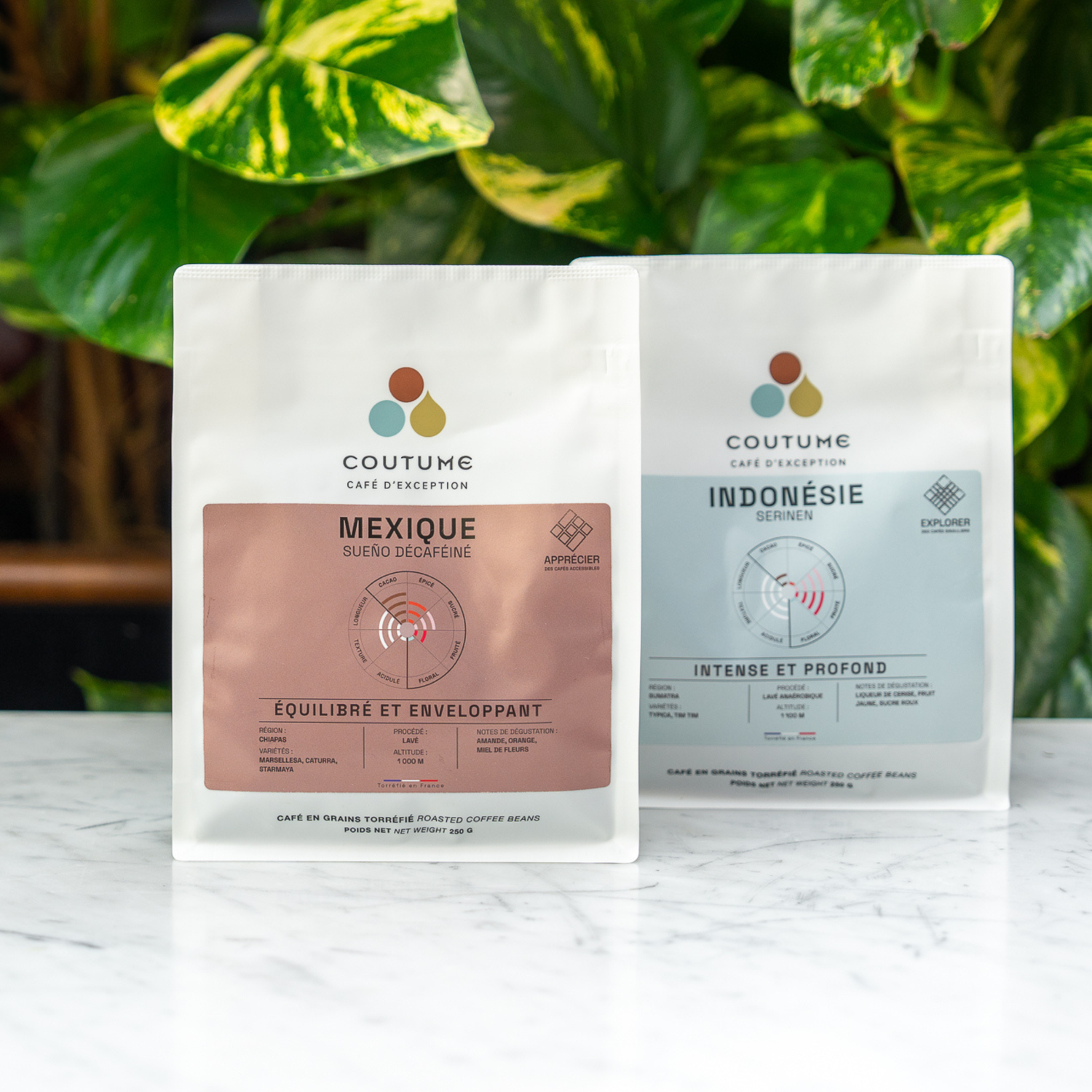 Deux sachets de café de spécialité Coutume Café pour l’abonnement Coffee Lover